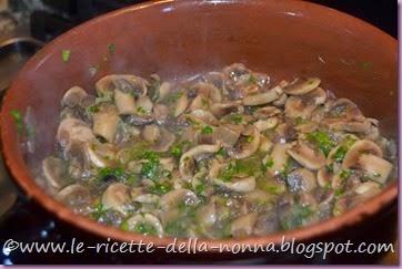 Tagliatelle fresche all'uovo ai funghi con raspadura (8)