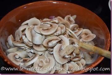 Tagliatelle fresche all'uovo ai funghi con raspadura (6)