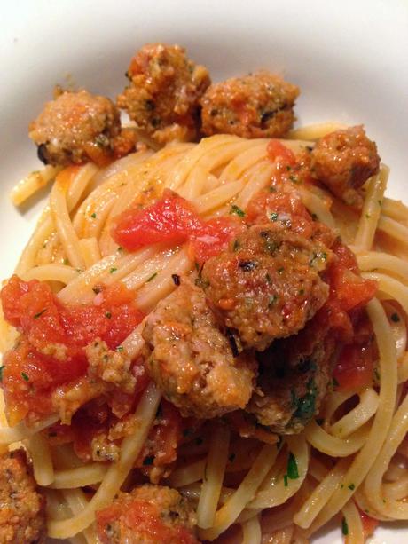 SPAGHETTONI CON POLPETTE DI COZZE