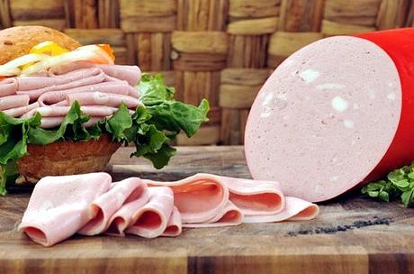 Mortadella di pollo questa mi mancava