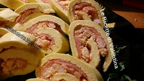 Pasticceria salata # 6: Rotolo di pasta biscotto salato con salmone e gamberetti in salsa rosa (ricetta bimby)