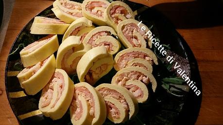 Pasticceria salata # 6: Rotolo di pasta biscotto salato con salmone e gamberetti in salsa rosa (ricetta bimby)