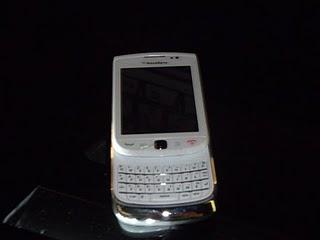 Evento Blackberry e Dior per il lancio del BlackBerry Torch 9800 White