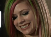 Avril Lavigne canta “Tik Tok” Kesha versione acustica