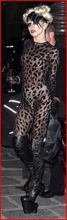Lady Gaga s...vestita totalmente (FOTO)