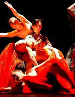 Cina, è transgender l'étoile della danza