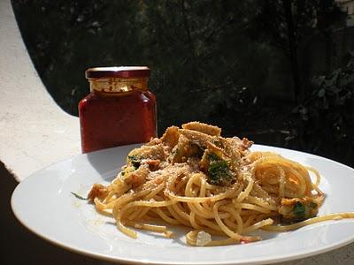 Spaghetti Carciofi e Nduja con pane tostato