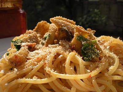 Spaghetti Carciofi e Nduja con pane tostato