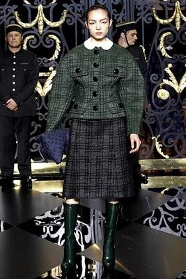 Louis Vuitton: F/W 2011-2012 Paris Fashion Week