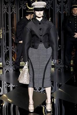 Louis Vuitton: F/W 2011-2012 Paris Fashion Week