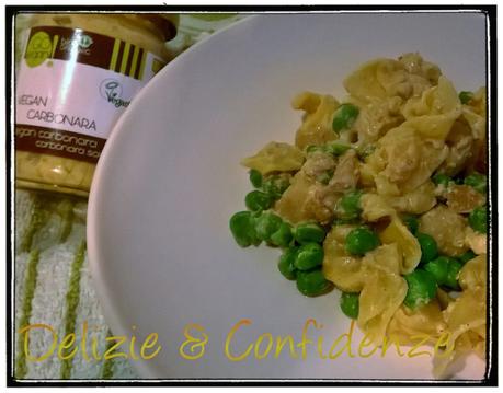 Pasta fatta in casa senza uovo con ripieno di seitan alla carbonara vegan Probios e piselli