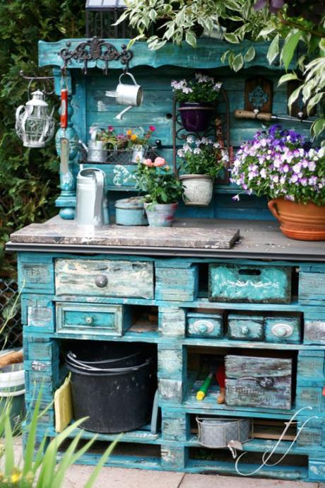 L'arte del riciclo: arredare un giardino in stile shabby chic!  