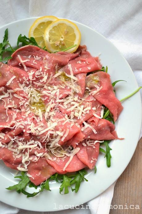 carpaccio di manzo,rucola e grana