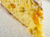 Focaccia albicocche sciroppate with apricots syrup