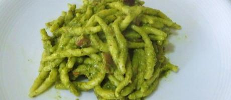 Trofie al pesto di nocciole e speck