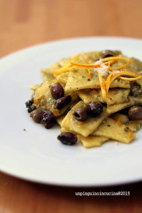 maltagliati-si-mais-con-pesto-di-pistacchi-olive-taggiasche-e-scorza-di-arancia