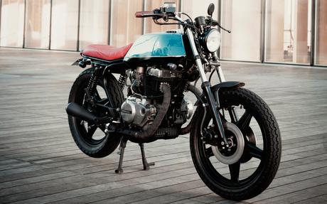 A CB400 from Paris