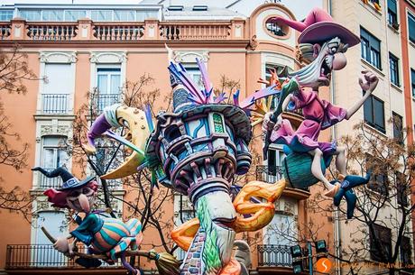 parte alta della Falla | festa di Las Fallas a Valencia