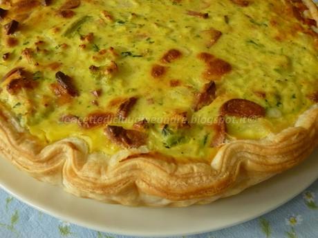 Torta salata con broccolo romanesco, wurstel e formaggi