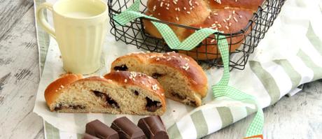 Brioche con ripieno di cioccolata al latte