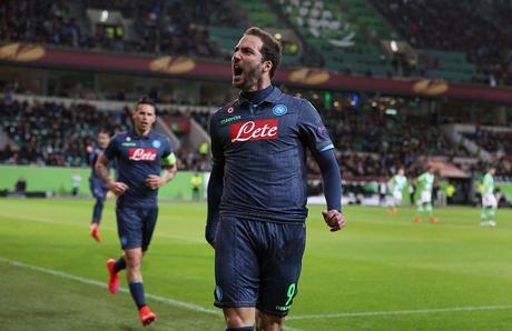 Napoli, sirene inglesi per Higuain