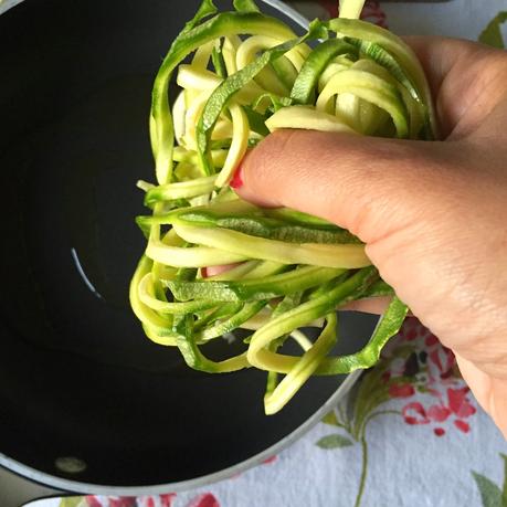 SPRING IS IN THE AIR. LA MIA RICETTA: SPAGHETTI DI ZUCCHINE.