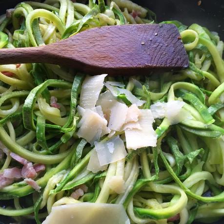 SPRING IS IN THE AIR. LA MIA RICETTA: SPAGHETTI DI ZUCCHINE.