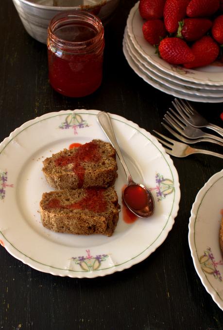 Pane dolce alle banane e fragole