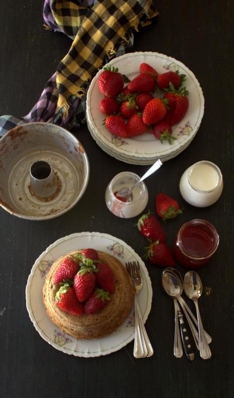 Pane dolce alle banane e fragole