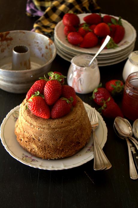 Pane dolce alle banane e fragole