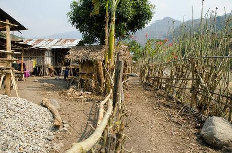 Arunachal Pradesh - Una strada sulla montagna