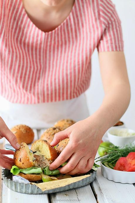 Burger di salmone con pane a lievitazione naturale