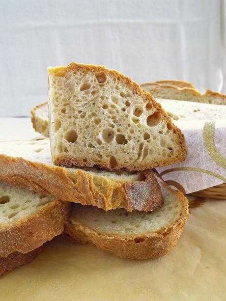 Pane bianco a lievitazione naturale con lecitina di soia