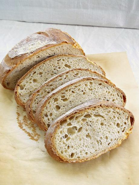 Pane bianco a lievitazione naturale con lecitina di soia