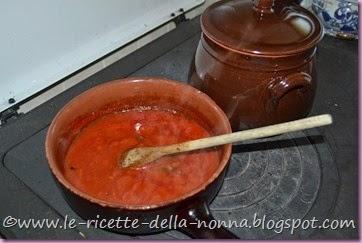 Pasta di farro integrale vegan al sugo con peperoncino piccante (1)