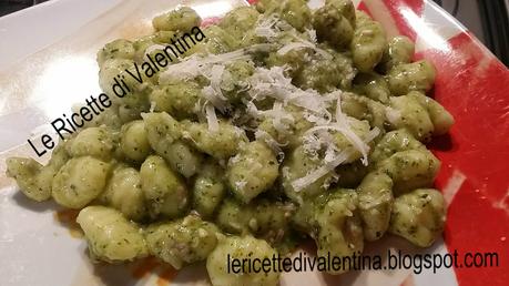 Gnocchi al pesto Genevose mascherato....con gorgonzola e prosciutto cotto