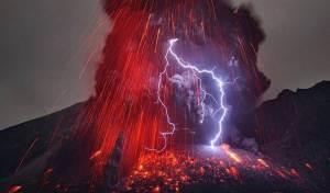spettacolare-eruzione
