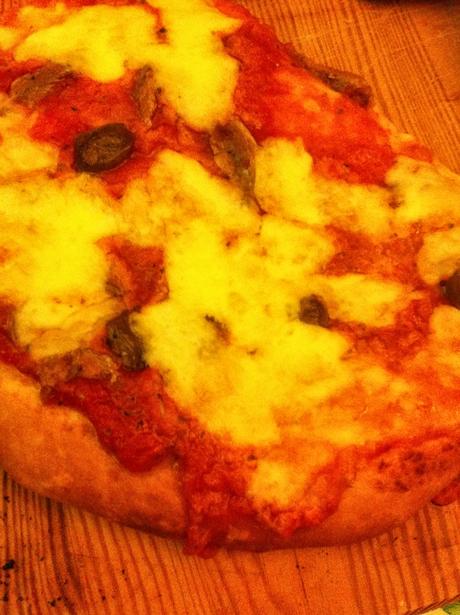 Senza Bimby, Pizza Olive Taggiasche e Filetti di Acciughe