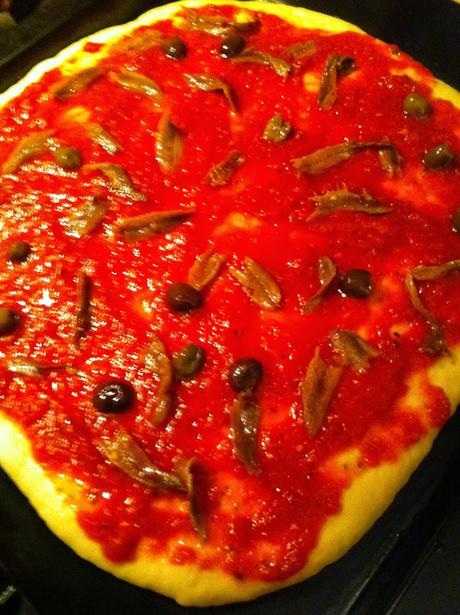 Senza Bimby, Pizza Olive Taggiasche e Filetti di Acciughe