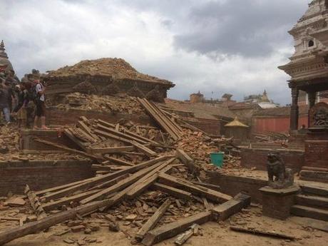 Terremoto Nepal: arrivano le prime immagini di distruzione, si temono migliaia di vittime
