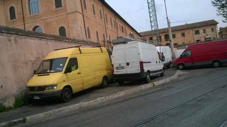 Il tram 3 ancora bloccato a Piramide, Porta Portese e lo schifo che ci
fanno le Soprintendenze