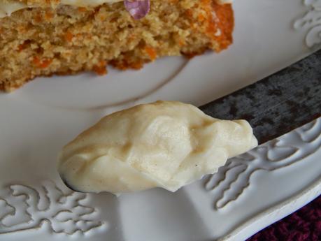 Carrot cake con frosting allo sciroppo d'acero