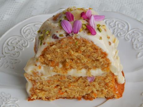 Carrot cake con frosting allo sciroppo d'acero