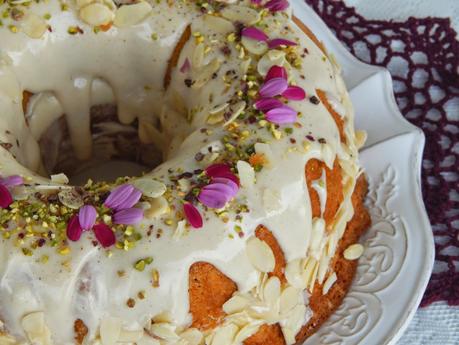 Carrot cake con frosting allo sciroppo d'acero