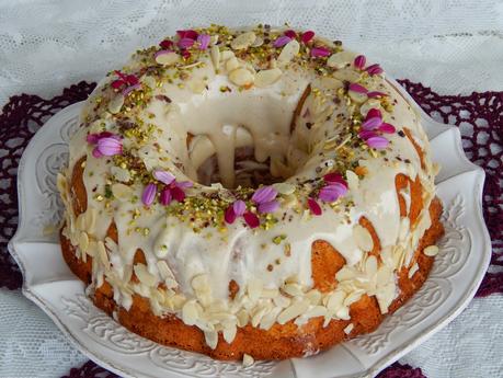 Carrot cake con frosting allo sciroppo d'acero