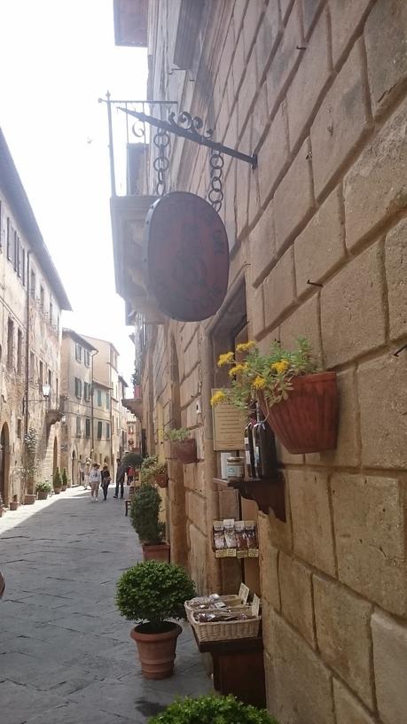 La Val D'Orcia …....magnifica terra di profumi e sapori inconfondibili !!!