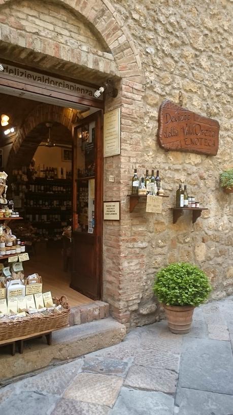 La Val D'Orcia …....magnifica terra di profumi e sapori inconfondibili !!!