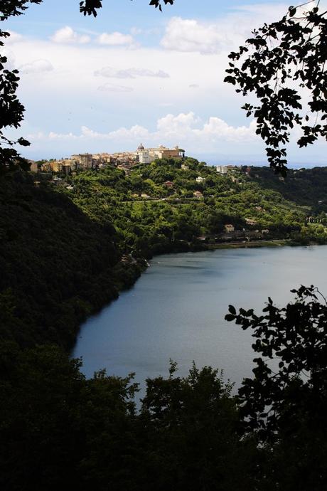 Il lago Albano e Castel Gandolfo ©Danluc