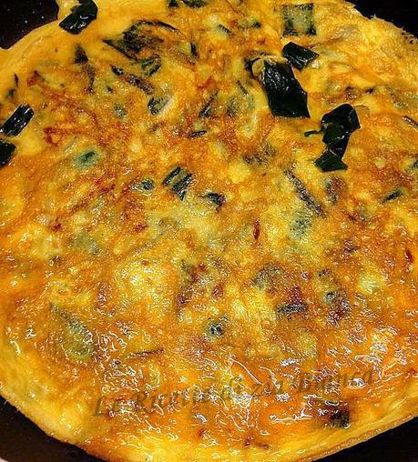 Girelle di Frittata con ...code di Cipolla fresca. Piccanti!!!