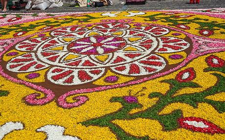 Ritorno alla tradizione: l’Infiorata per le strade del Vomero